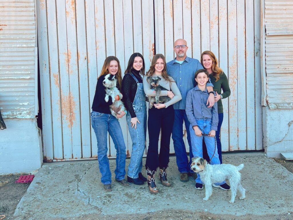 Erin Davis and her husband, children and pets